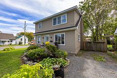 2 Dunkirk Avenue, Kingston, ON, exterior