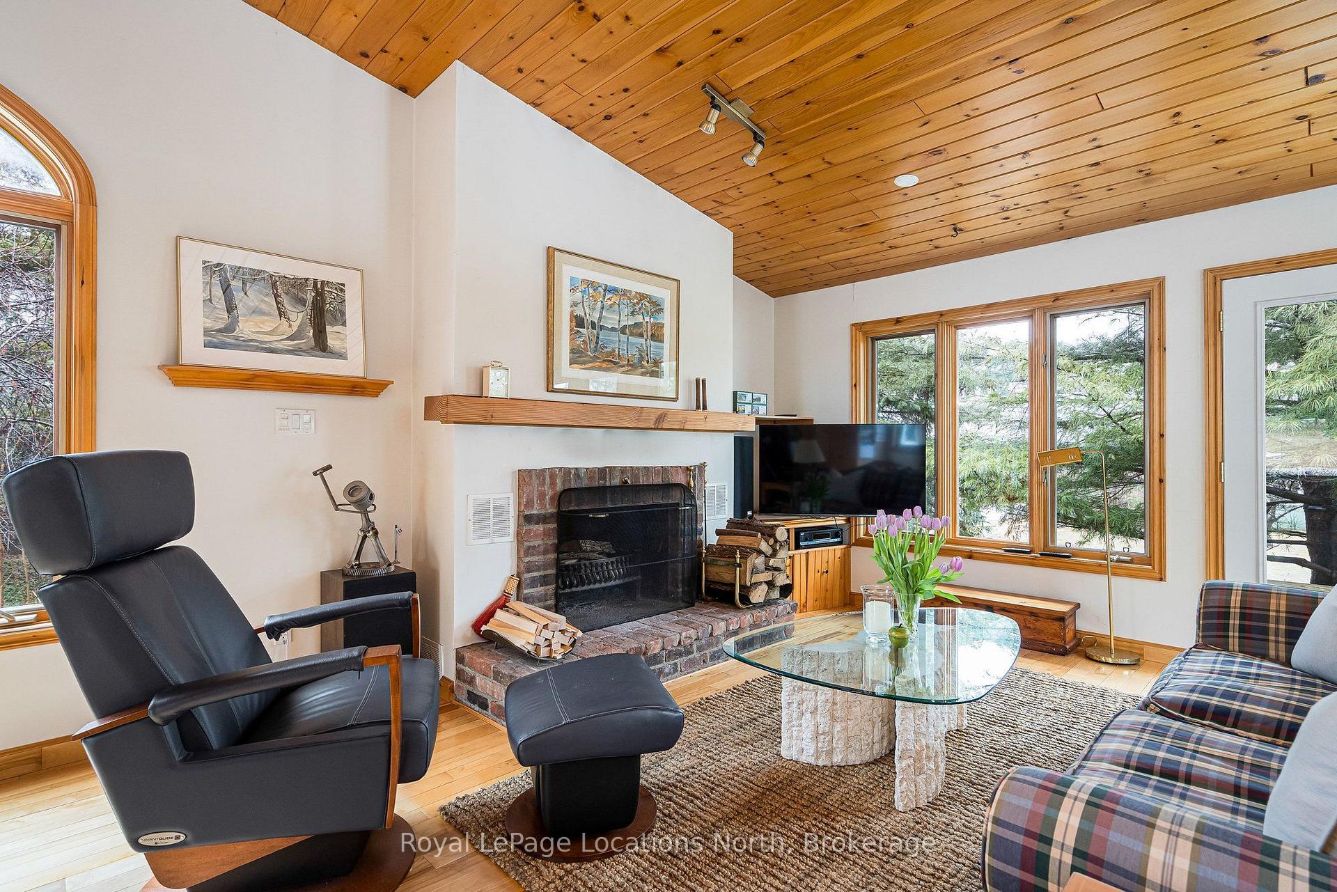 11 Osler Pines Drive, Clearview, ON, exterior