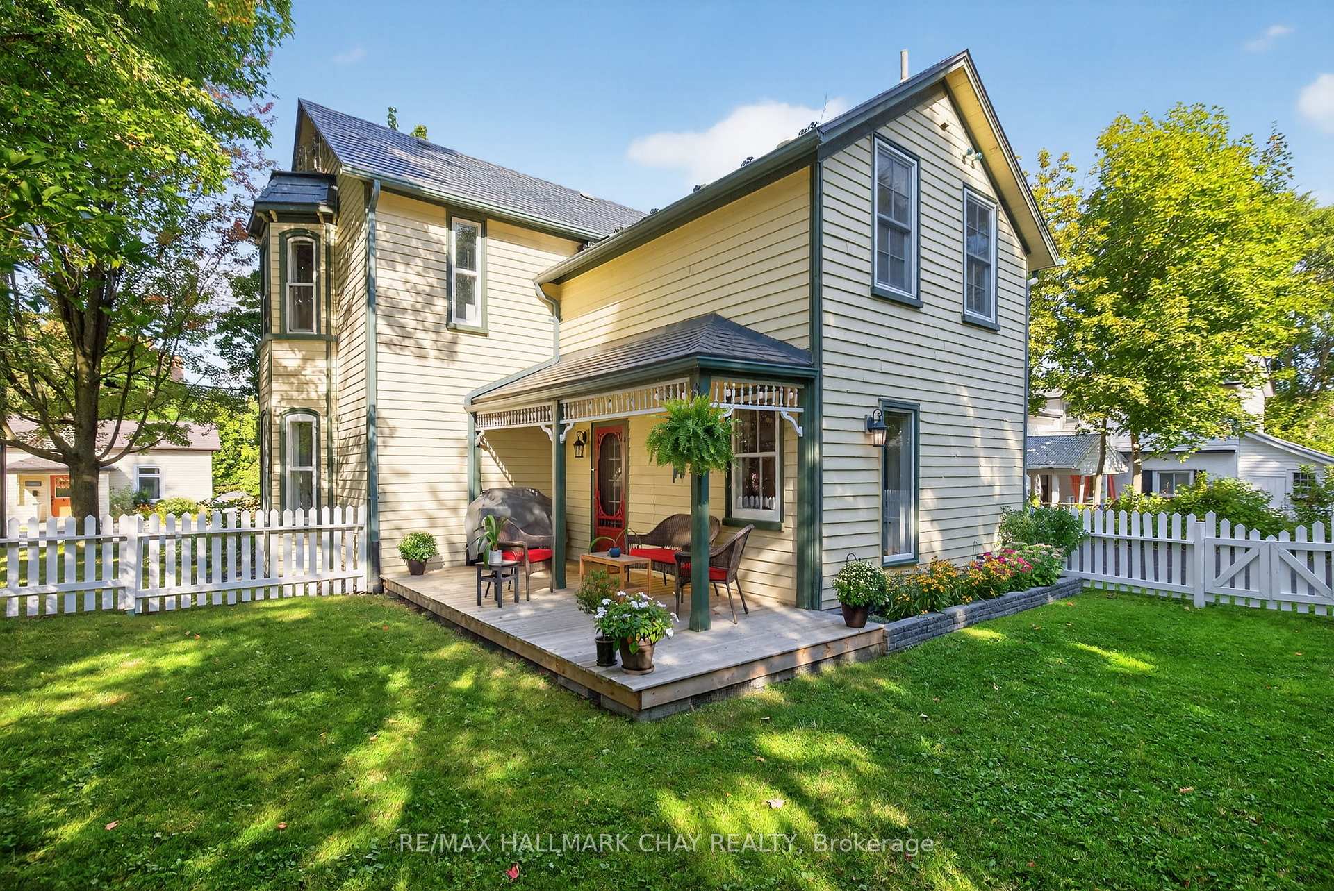 221 Prospect Street, Newmarket, ON, exterior