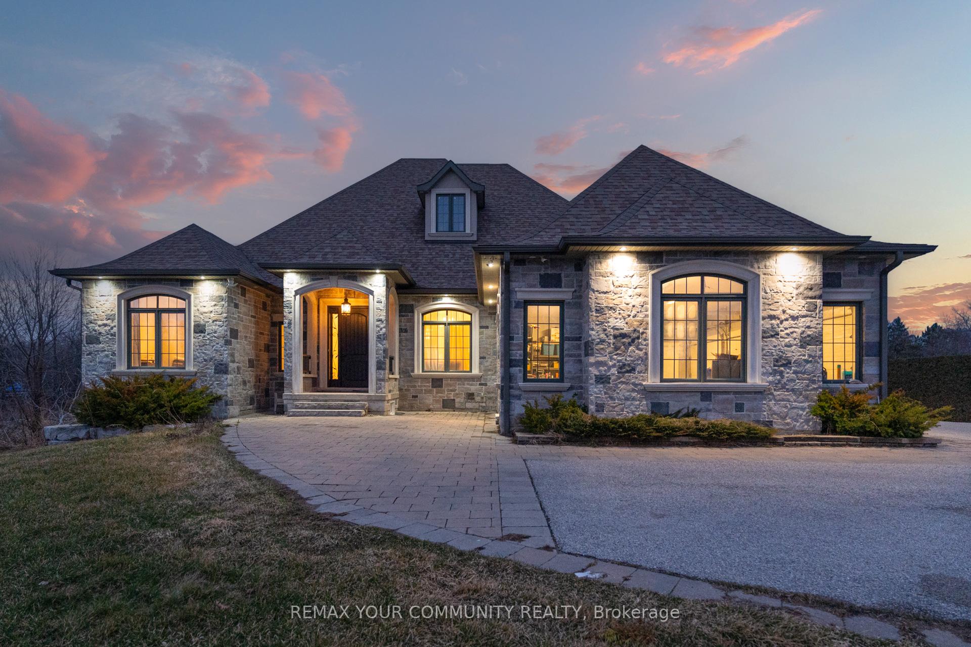 20111 Bathurst Street E, East Gwillimbury, ON, exterior