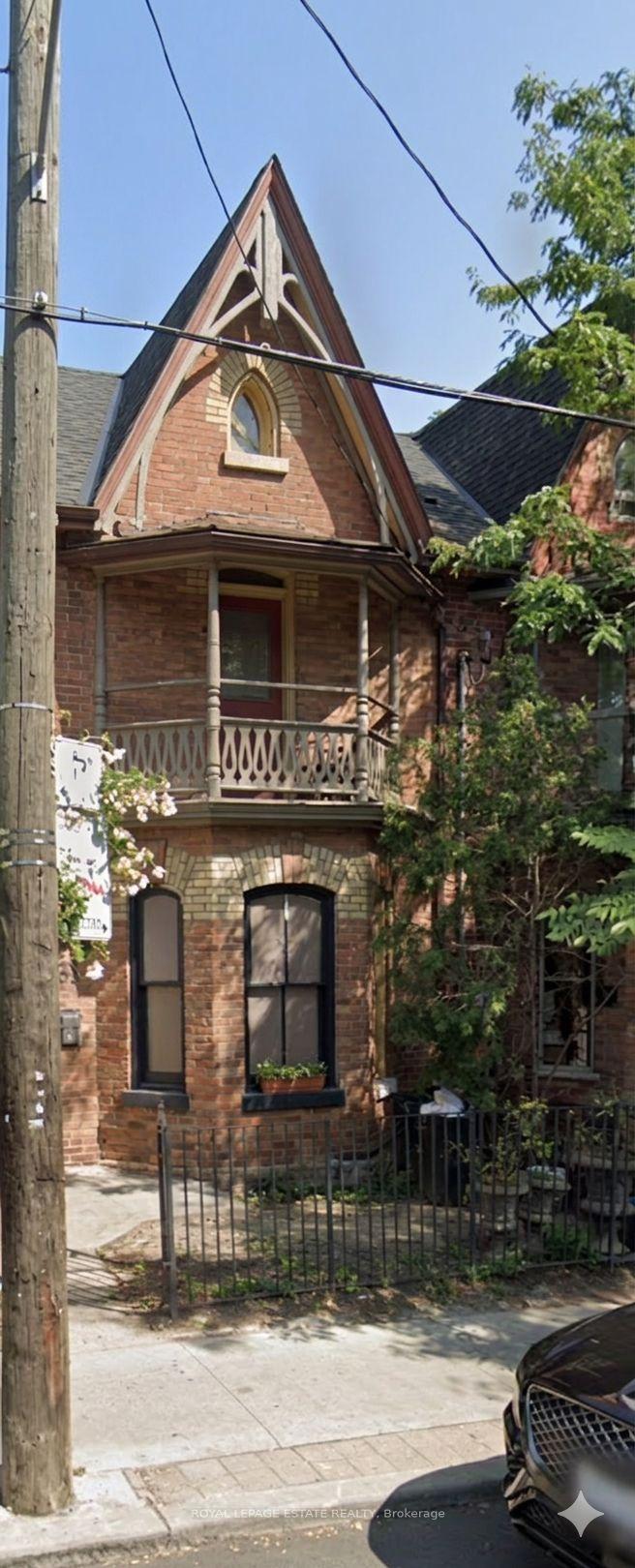 561 Parliament Street, Toronto C08, ON, exterior