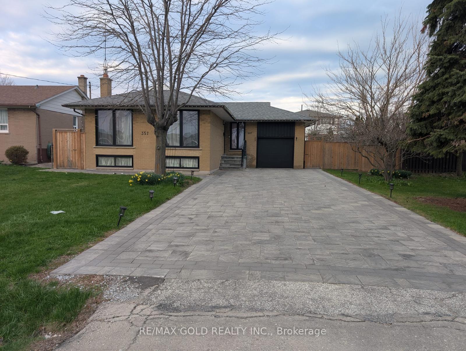 357 Morden Road, Oakville, ON, exterior