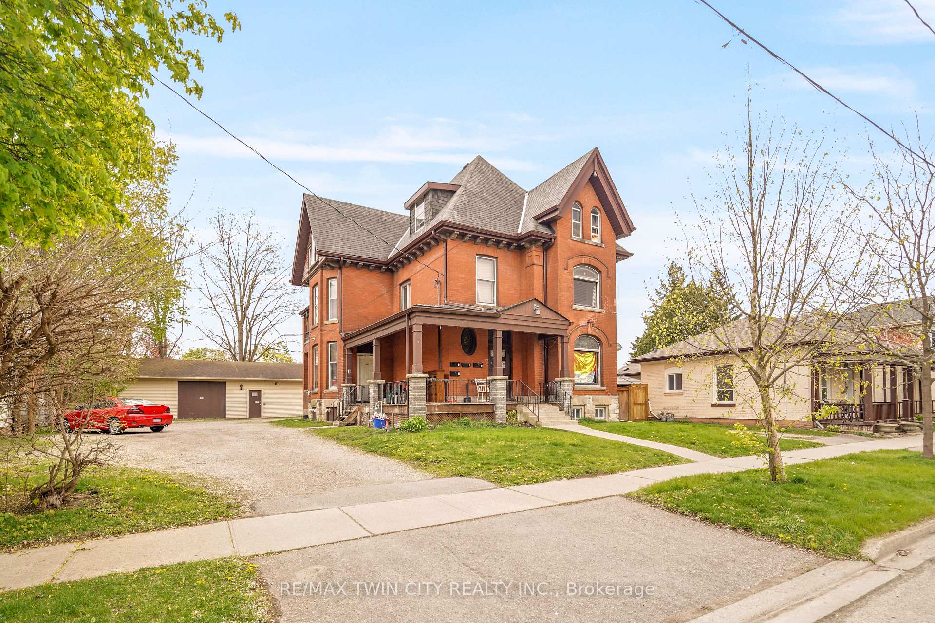 171 Nelson Street, Brantford, ON, exterior