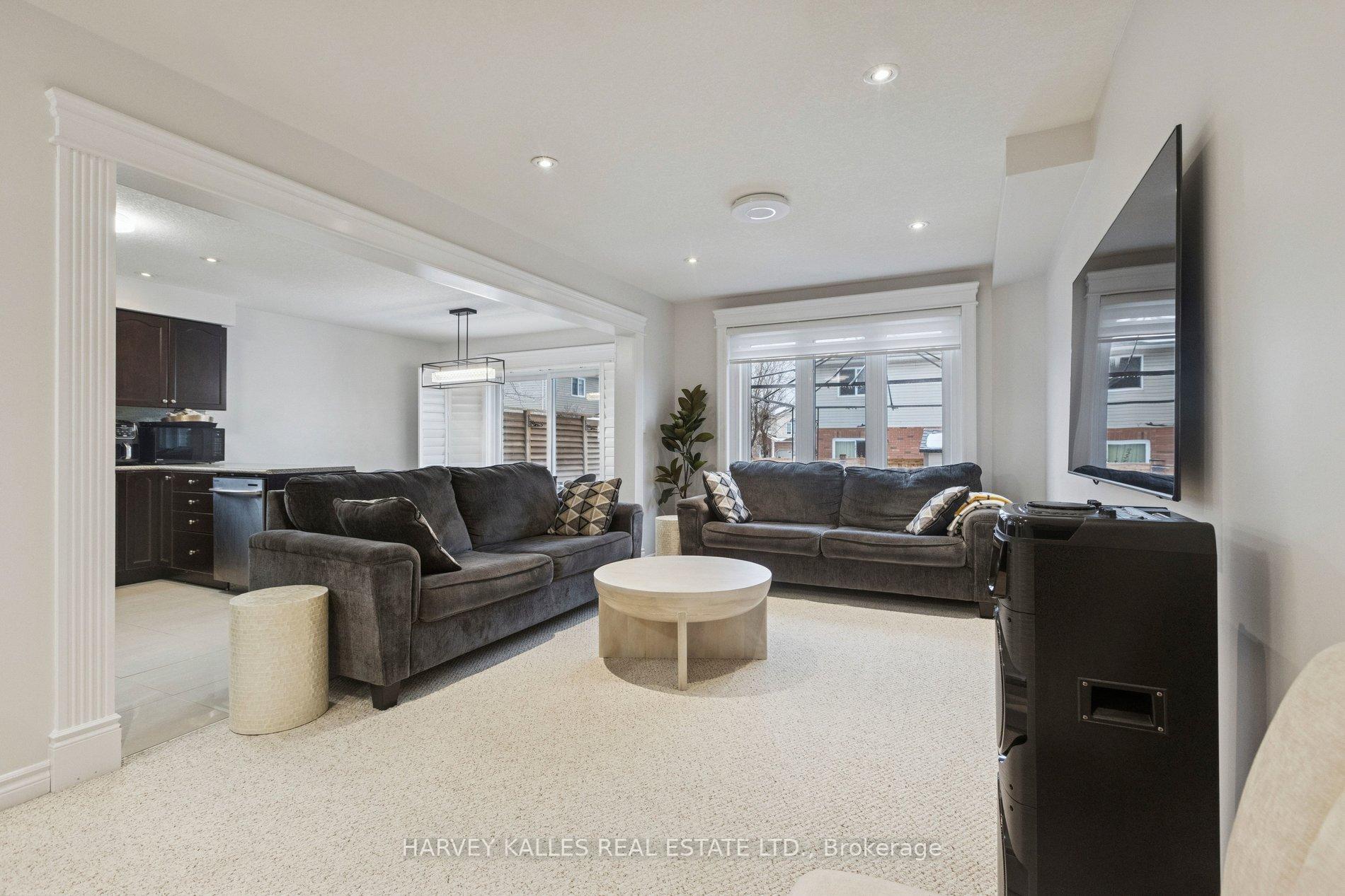 409 Tealby Crescent, Waterloo, ON, exterior