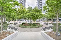 194 - 325 South Park Road, Markham, ON, exterior