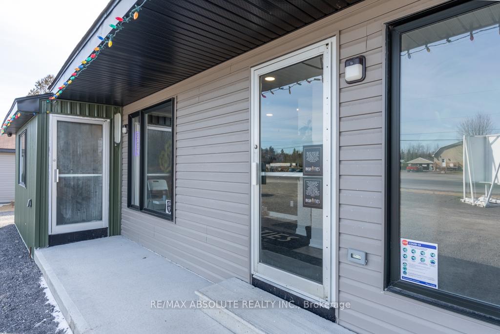5785-5787 County RD 17 Road, Alfred and Plantagenet, ON, exterior