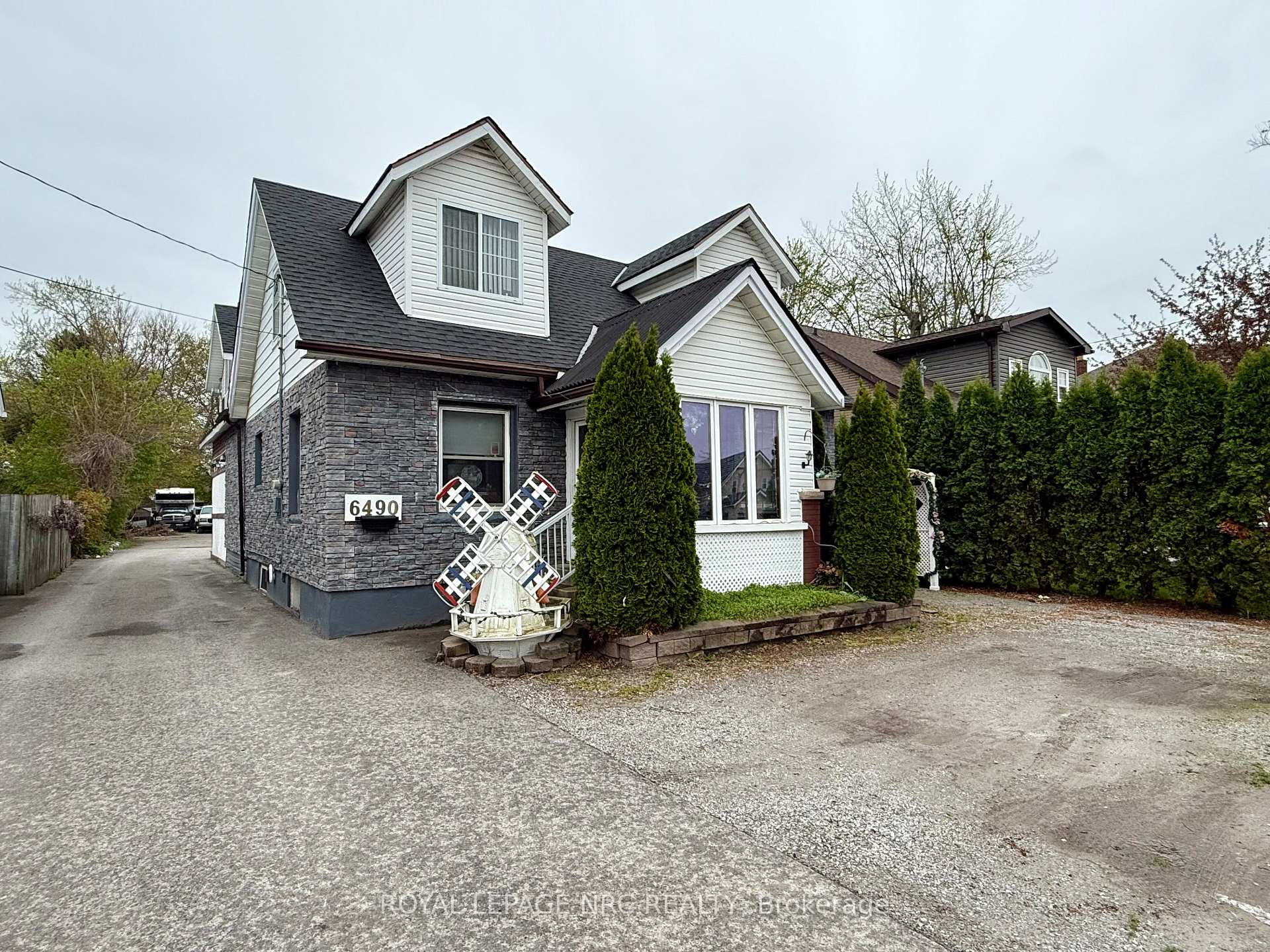6490 Thorold Stone Road, Niagara Falls, ON, exterior