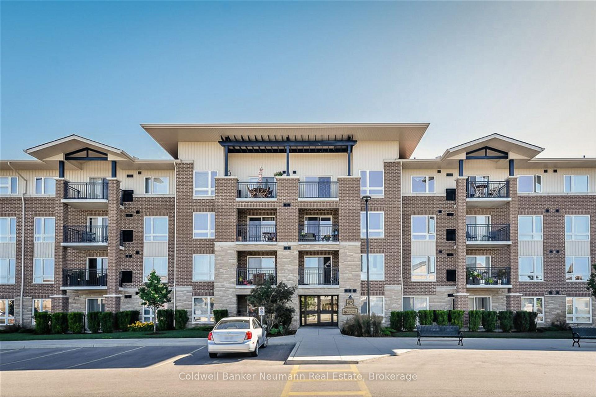 301 - 45 Kingsbury Square, Guelph, ON, exterior