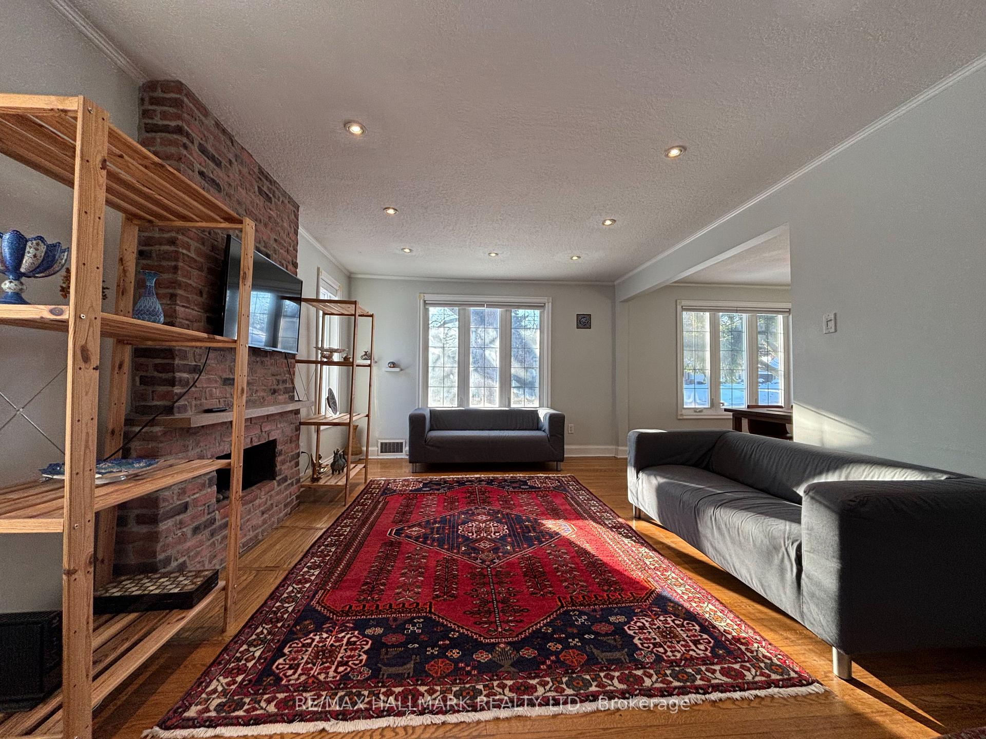200 Berry Road, Toronto W07, ON, exterior