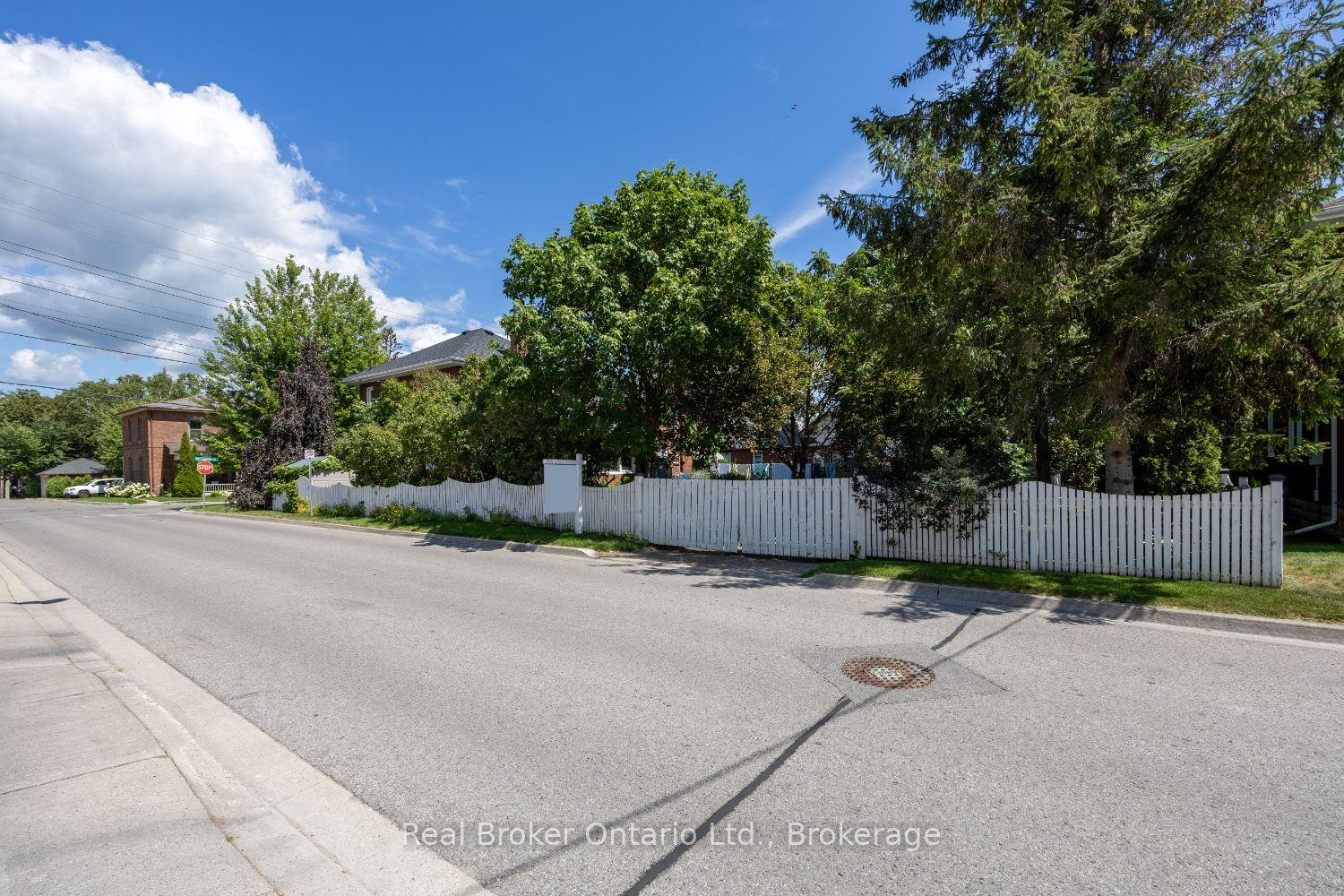 55 Wellington Street, Clarington, ON, exterior