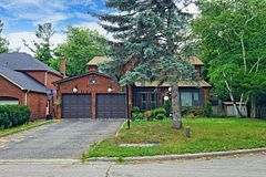 69 Windrush Trail, Toronto E10, ON, exterior