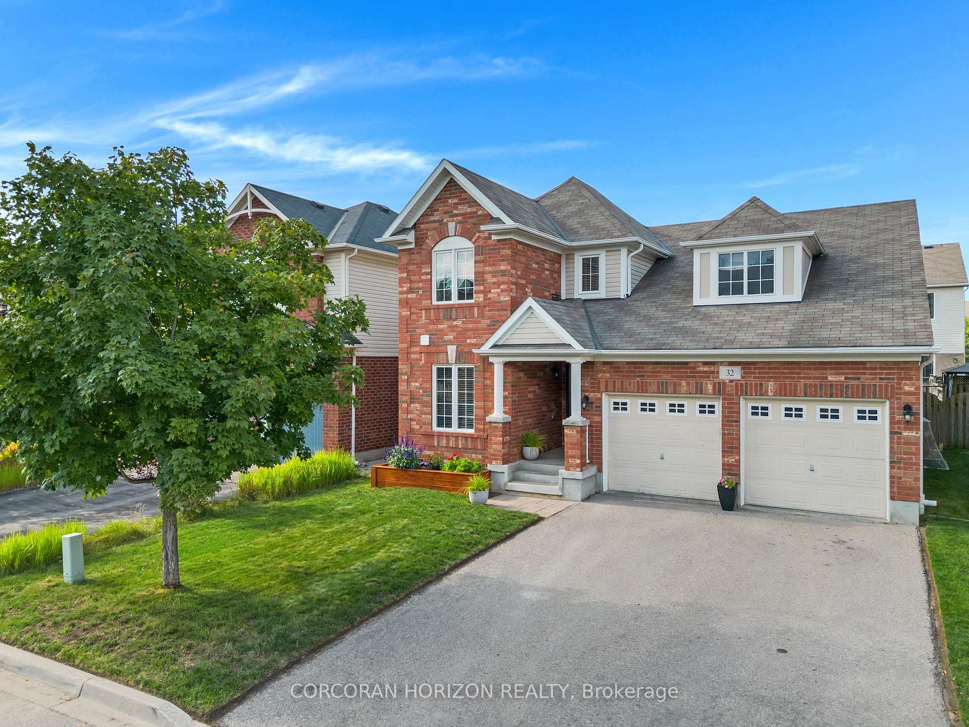 32 Chase Crescent, Cambridge, ON, exterior
