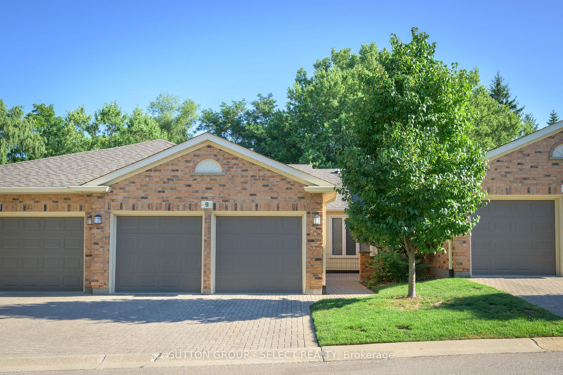 4 - 445 Riverside Drive, London North, ON, exterior