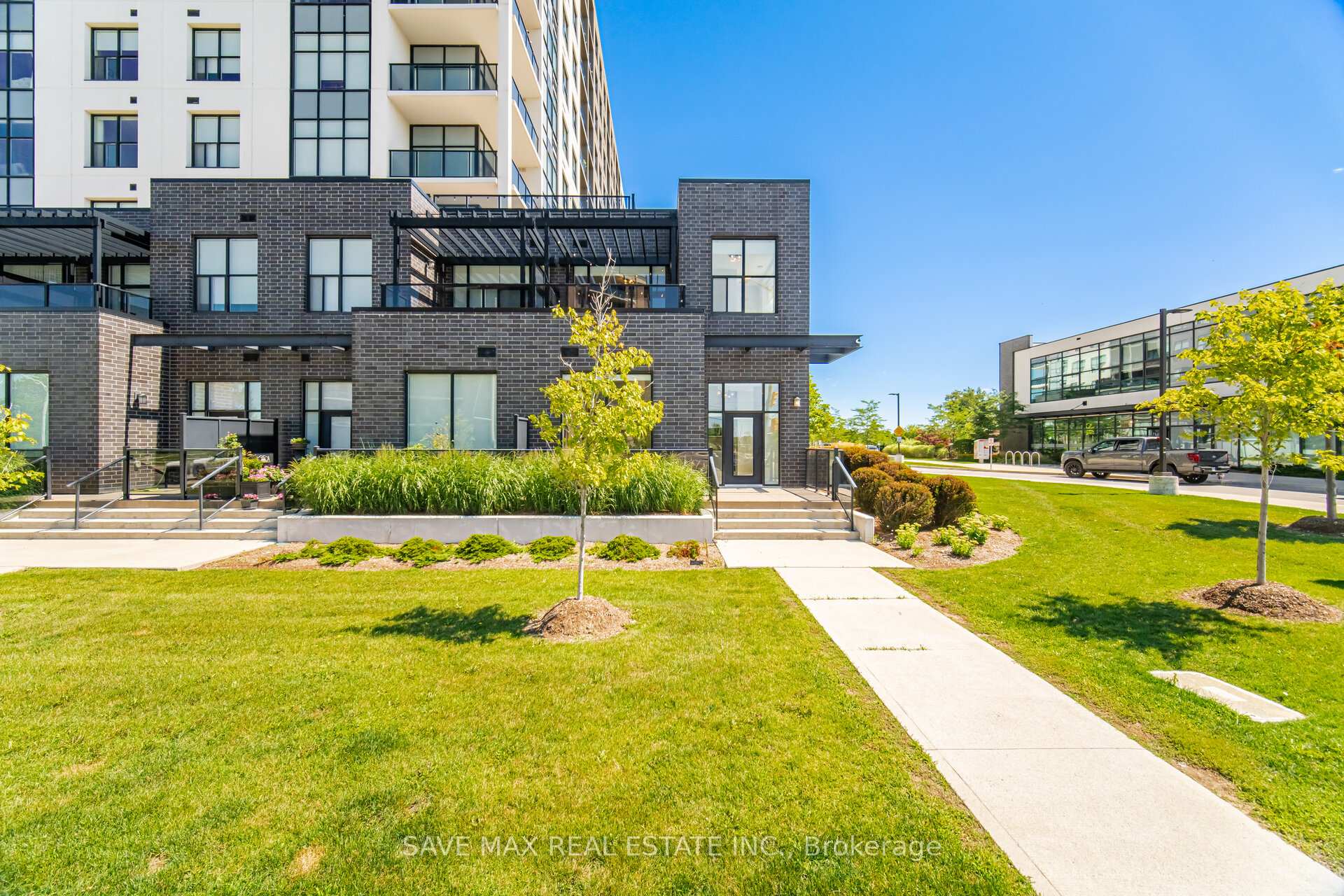 103 - 1878 Gordon Street, Guelph, ON, exterior
