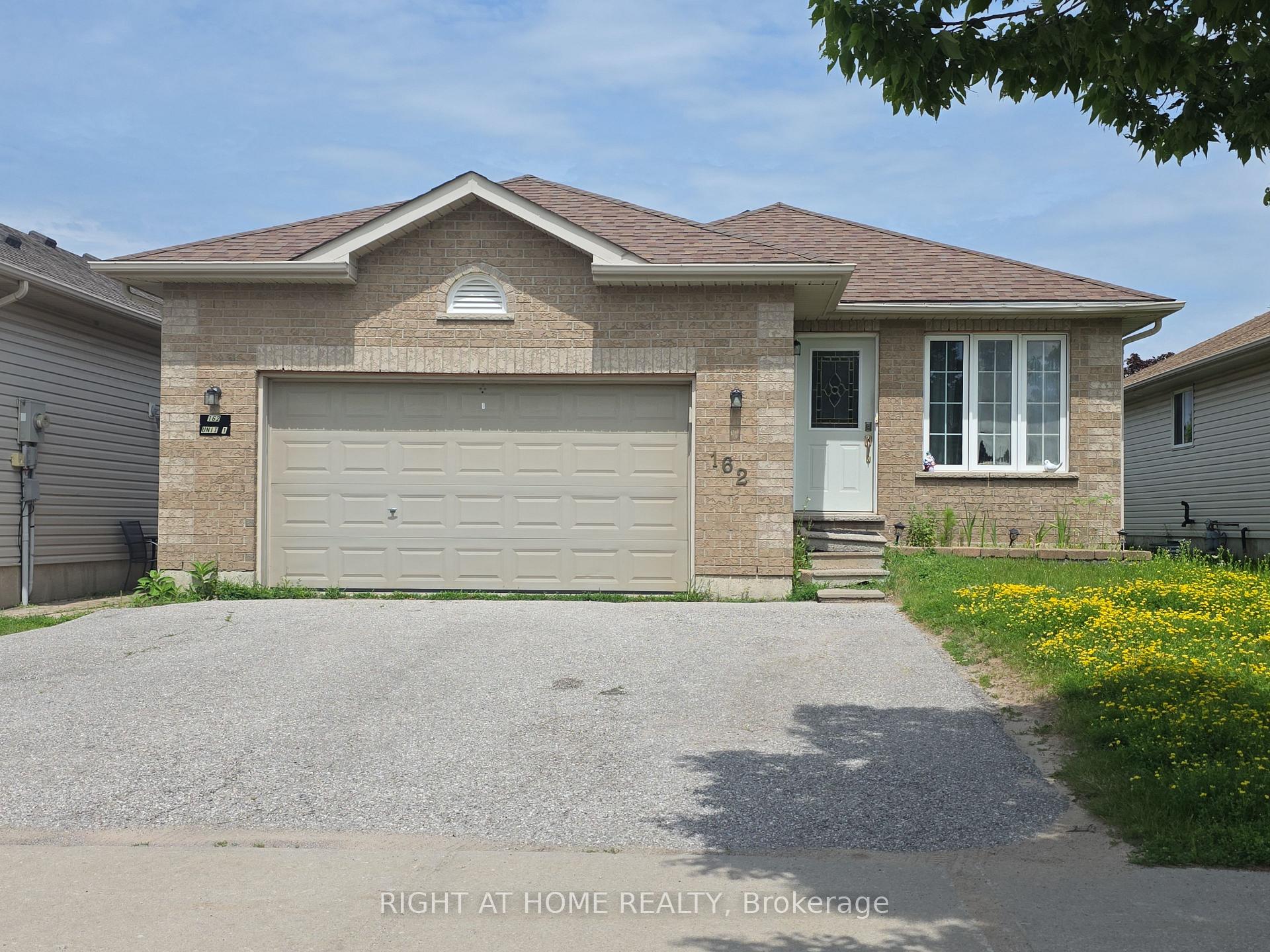 162 Hanmer Street E, Barrie, ON, exterior
