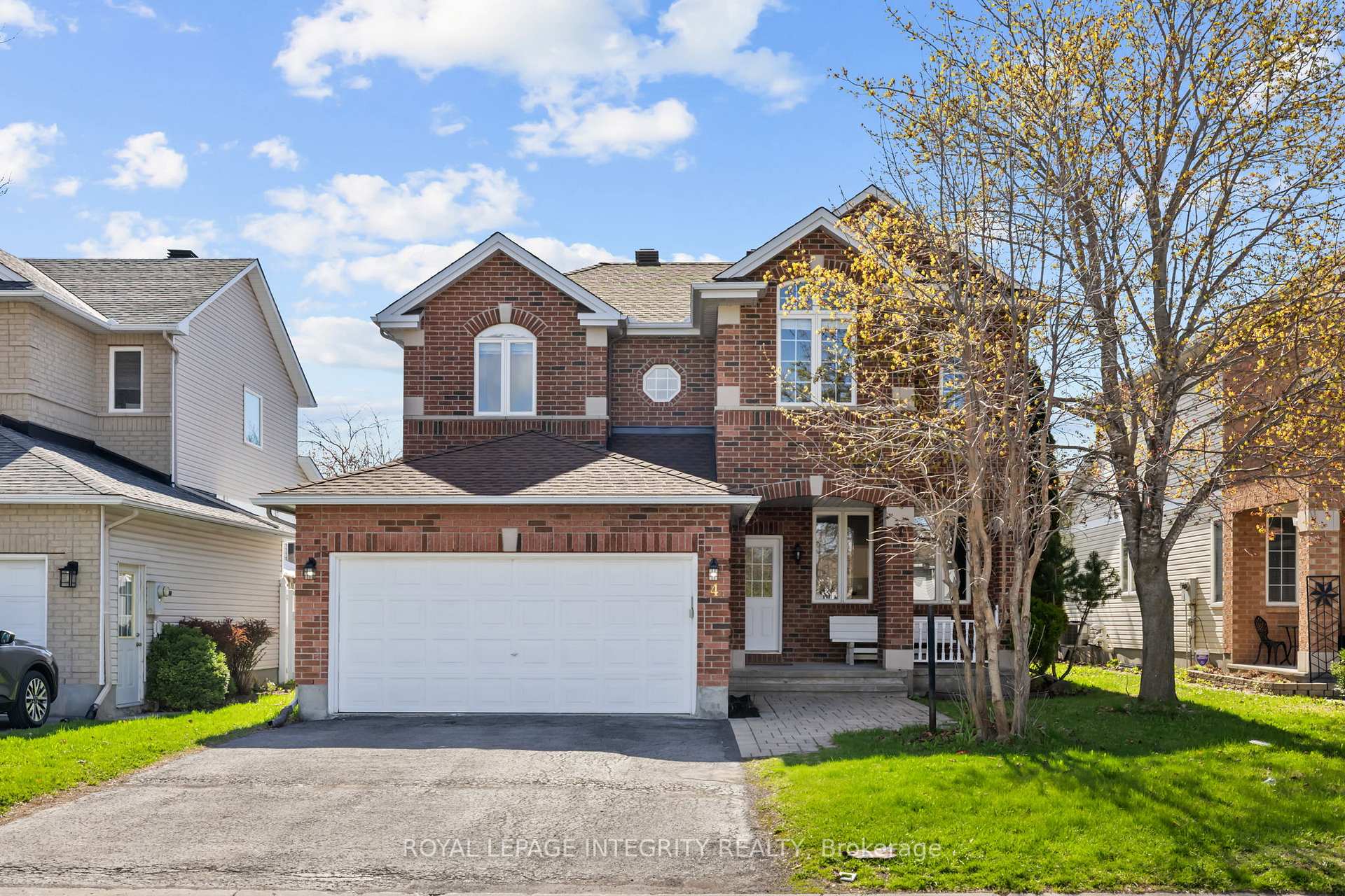 4 Tamarack Place N, Barrhaven, ON, exterior