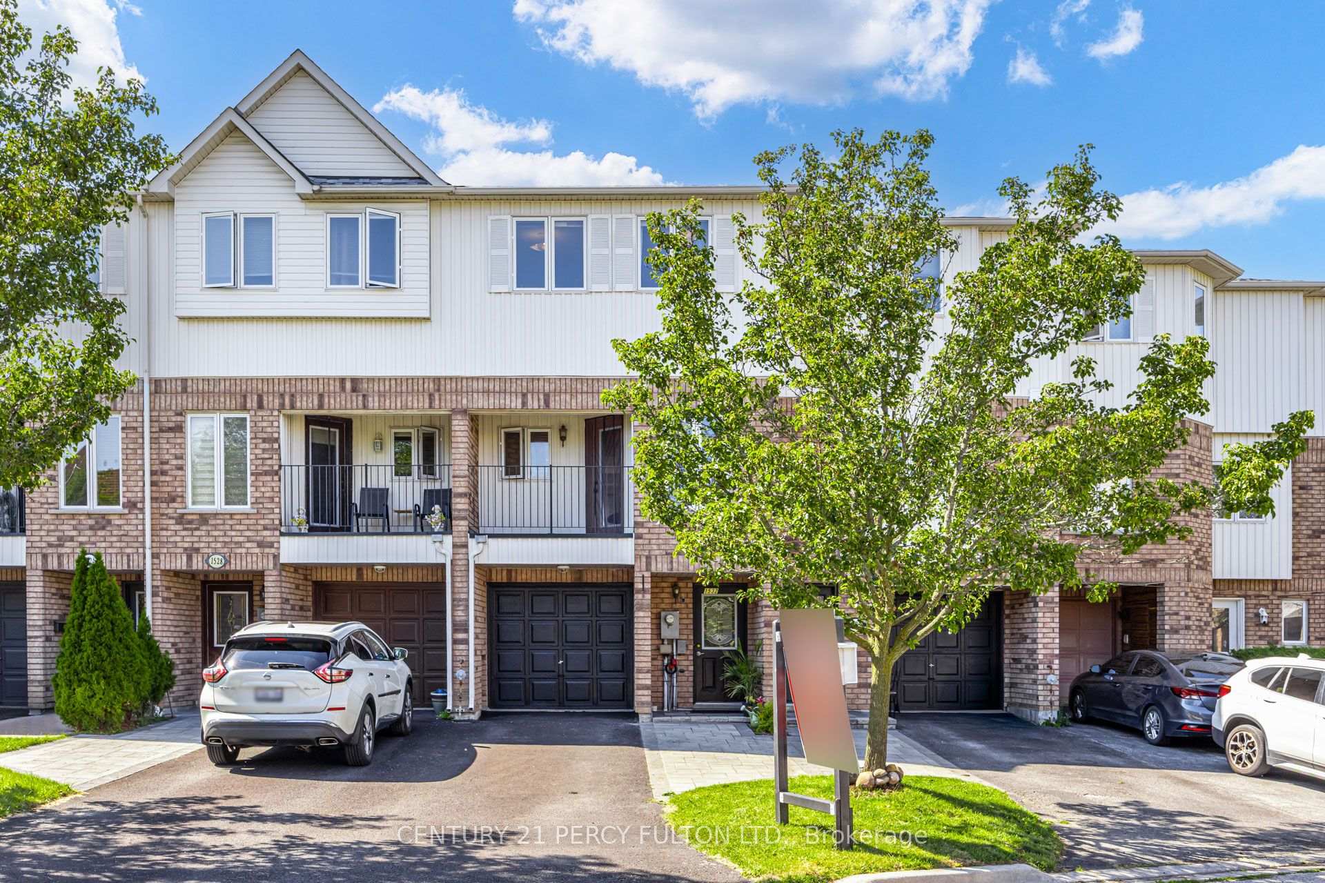 1532 Hummingbird Court, Pickering, ON, exterior