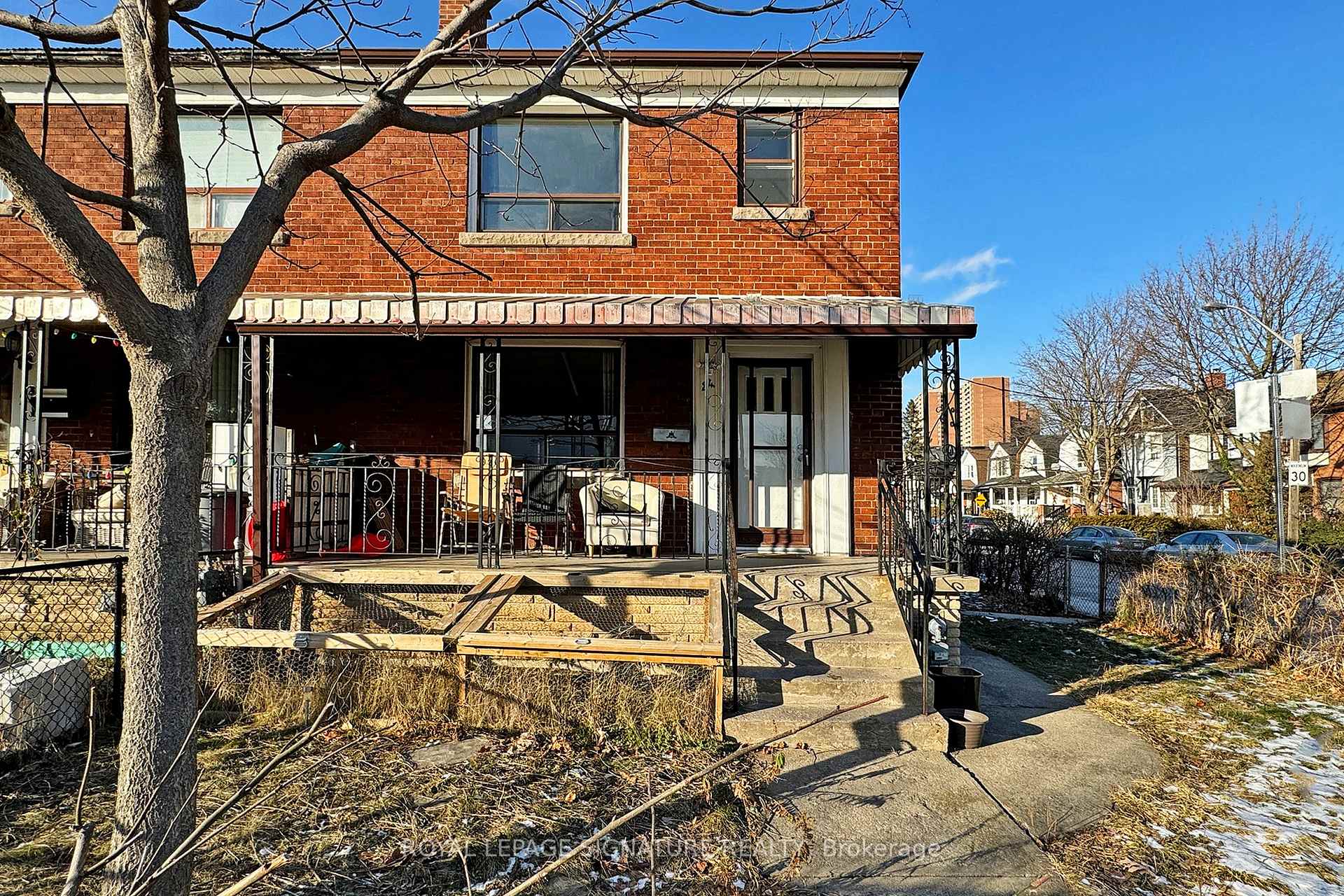 Bsmt - 24 Weymouth Avenue, Toronto E03, ON, exterior