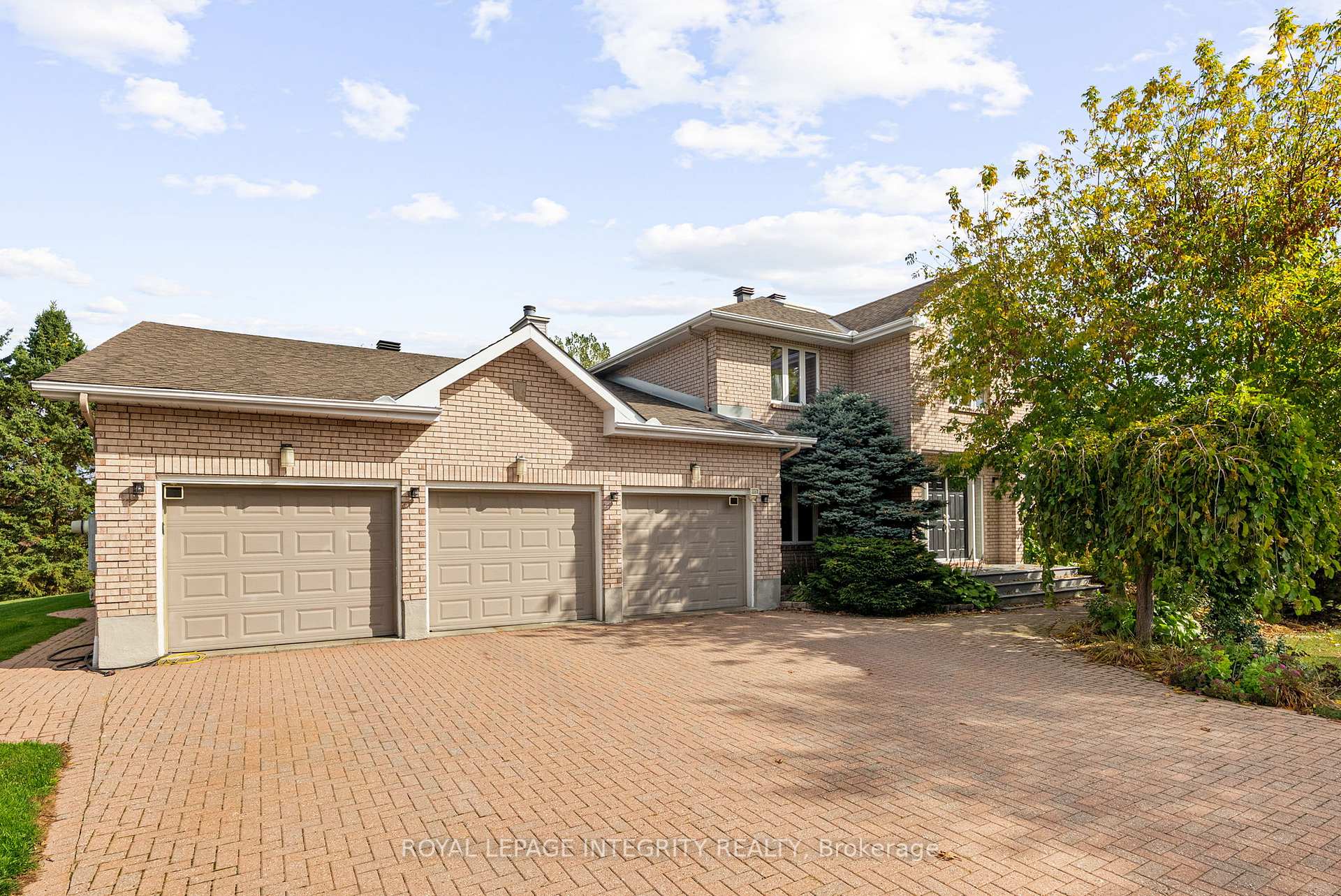 6 Marchbrook Circle, Kanata, ON, exterior
