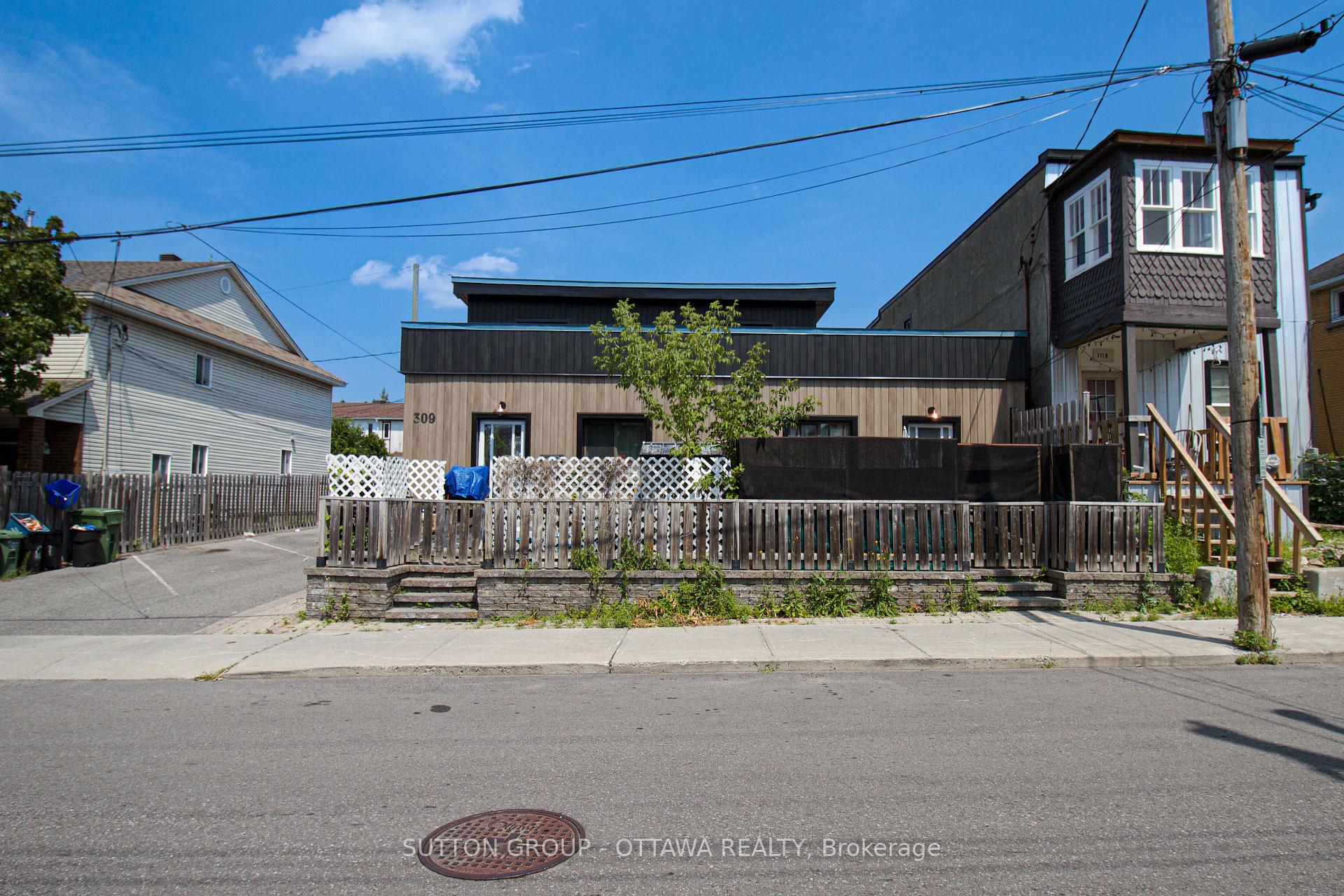 309 Cyr Avenue, Vanier and Kingsview Park, ON, exterior