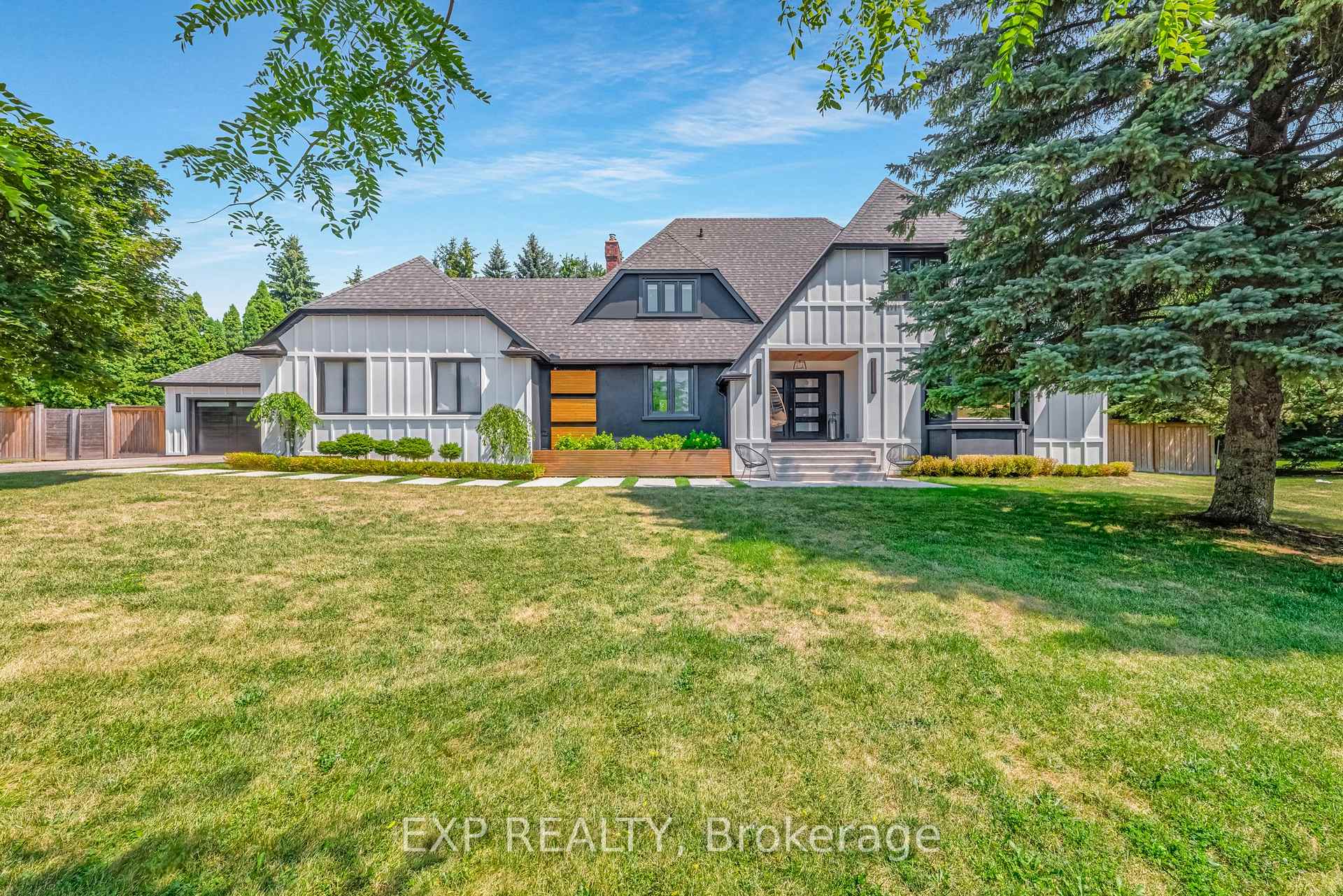 17 Chamberlain Court, King, ON, exterior