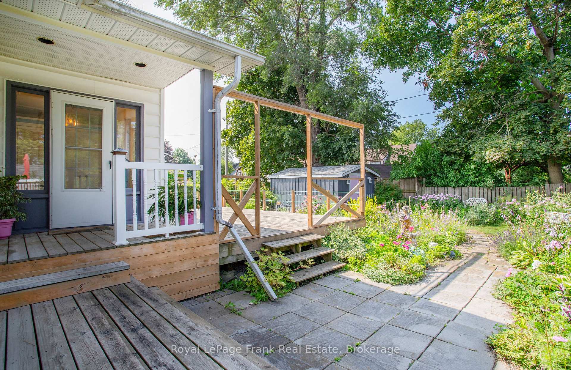 100 Admiral Road, Ajax, ON, exterior