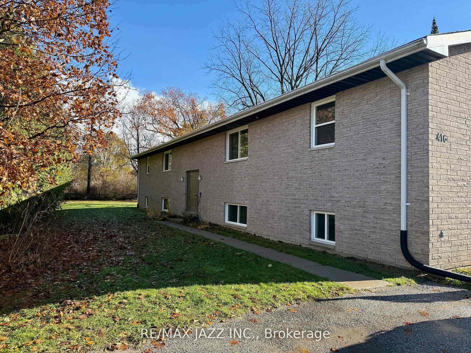 416 Gill Street, Orillia, ON, exterior