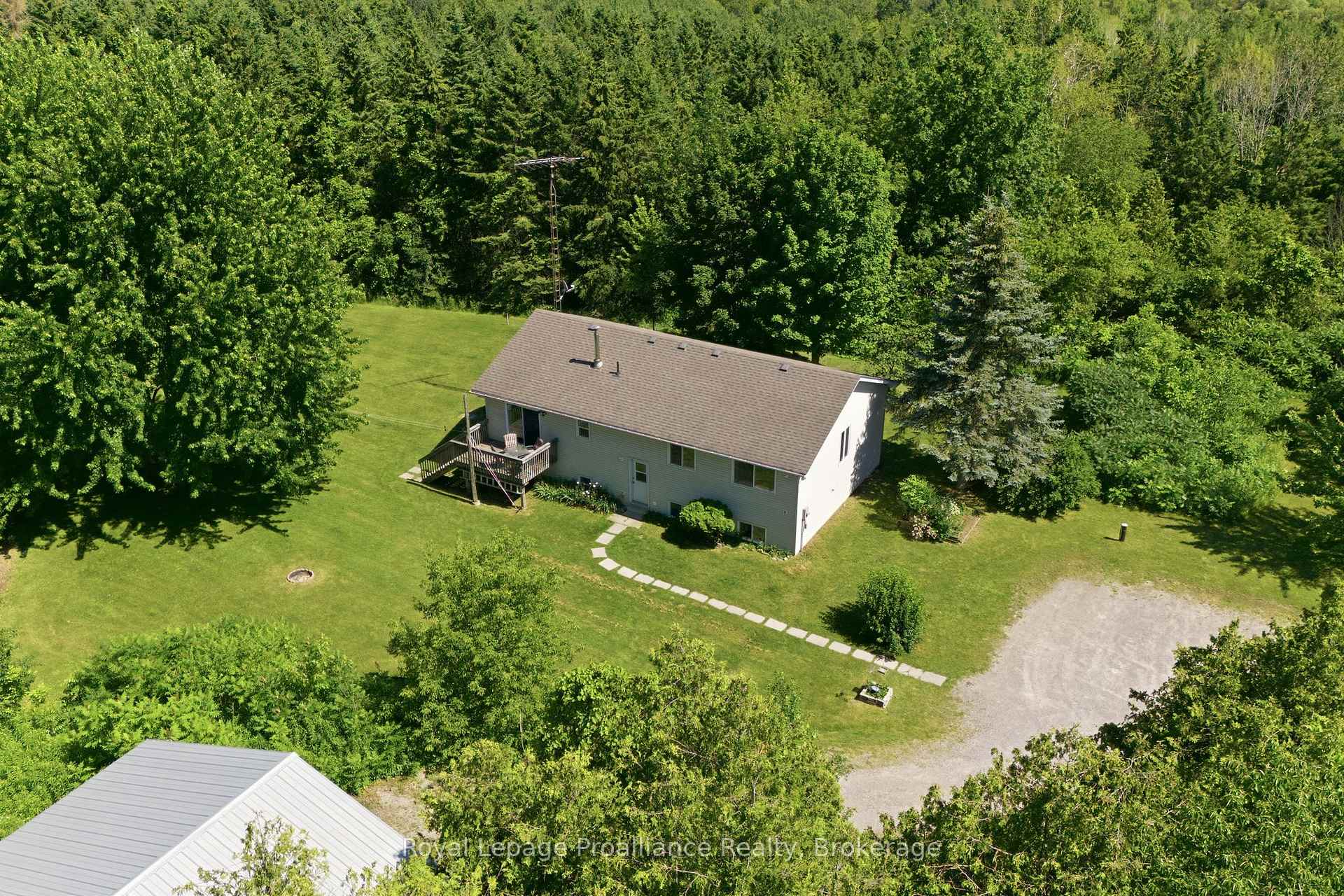2103 Ron Harnden Road, Cobourg, ON, exterior