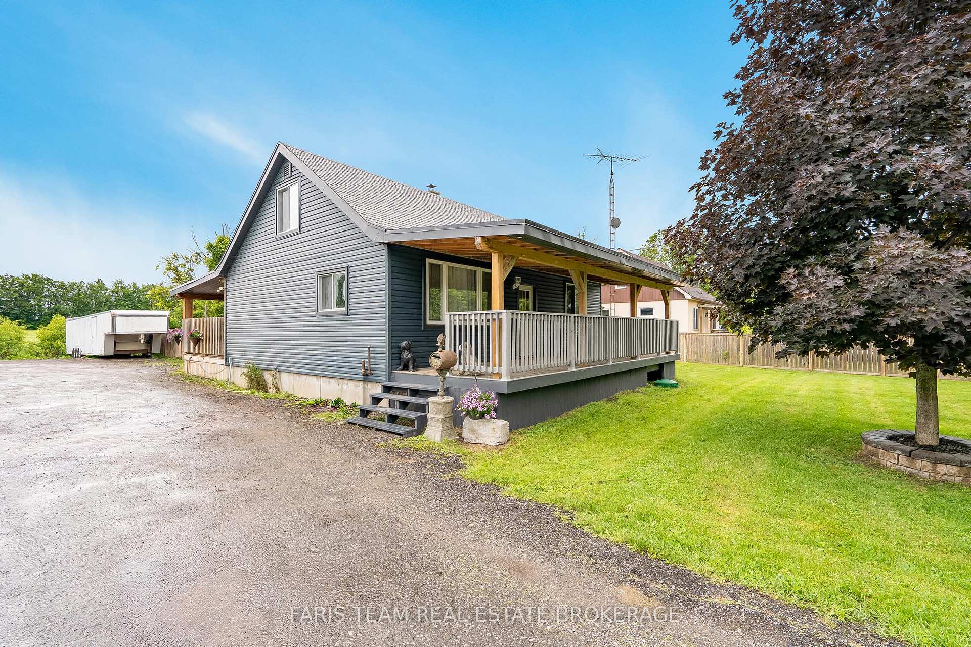 1221 10th Line, Innisfil, ON, exterior