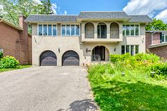 2251 Bennington Gate, Oakville, ON, exterior