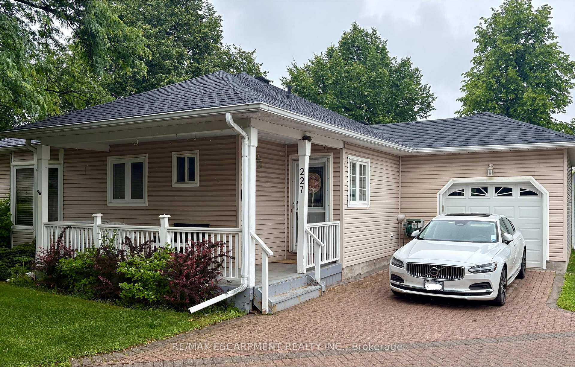 227 Silverbirch Boulevard, Hamilton, ON, exterior