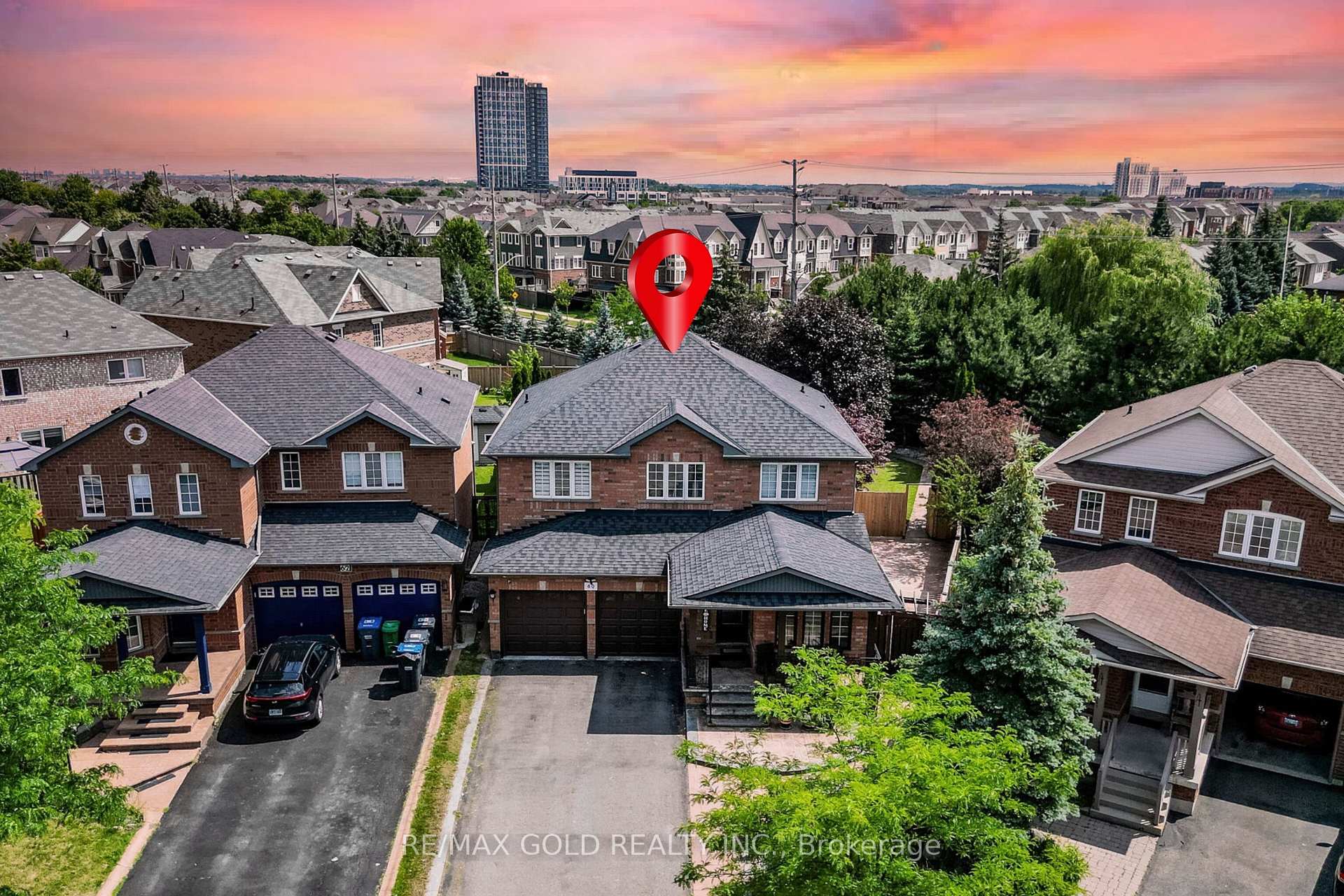 60 Four Seasons Circle, Brampton, ON, exterior
