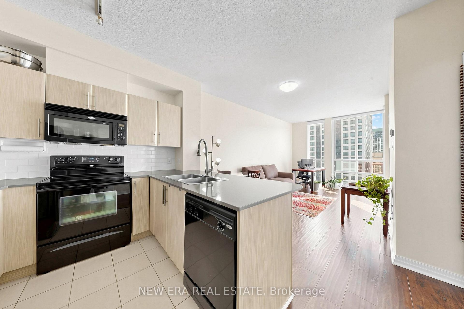 2810 - 3515 Kariya Drive, Mississauga, ON, exterior