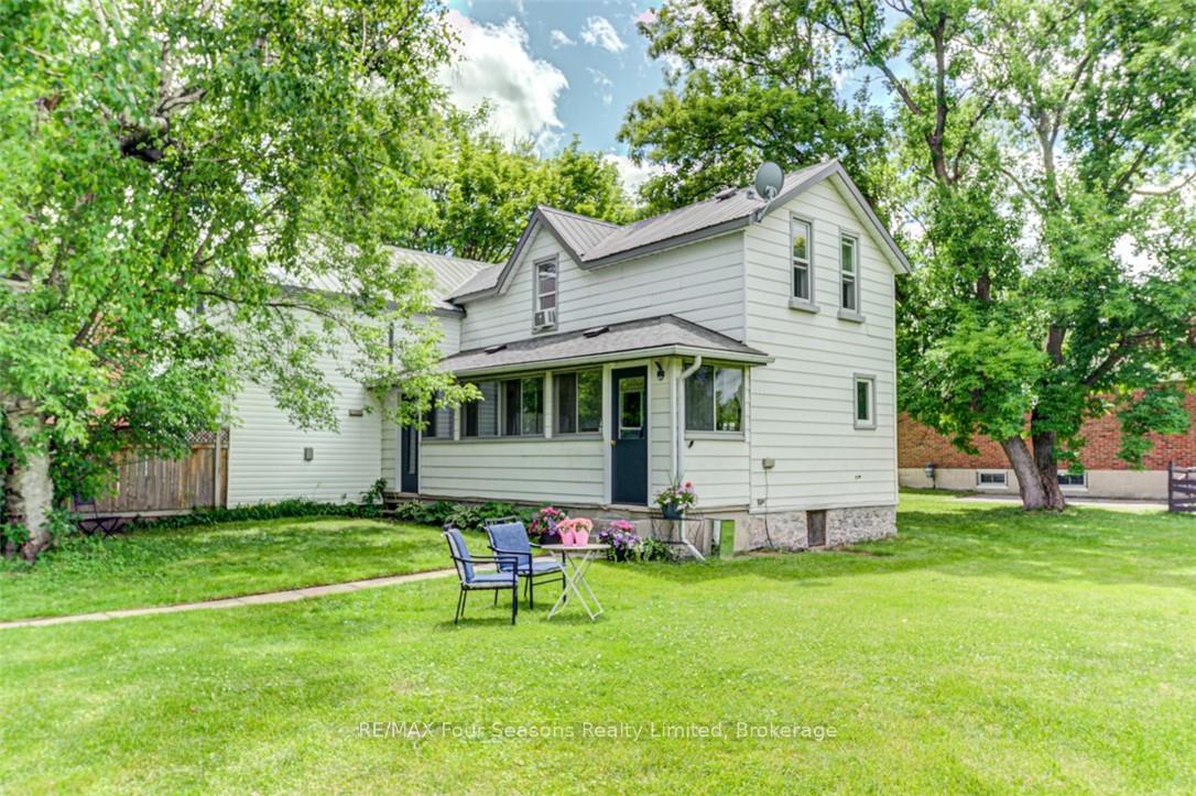 393 Second Street, Collingwood, ON, exterior