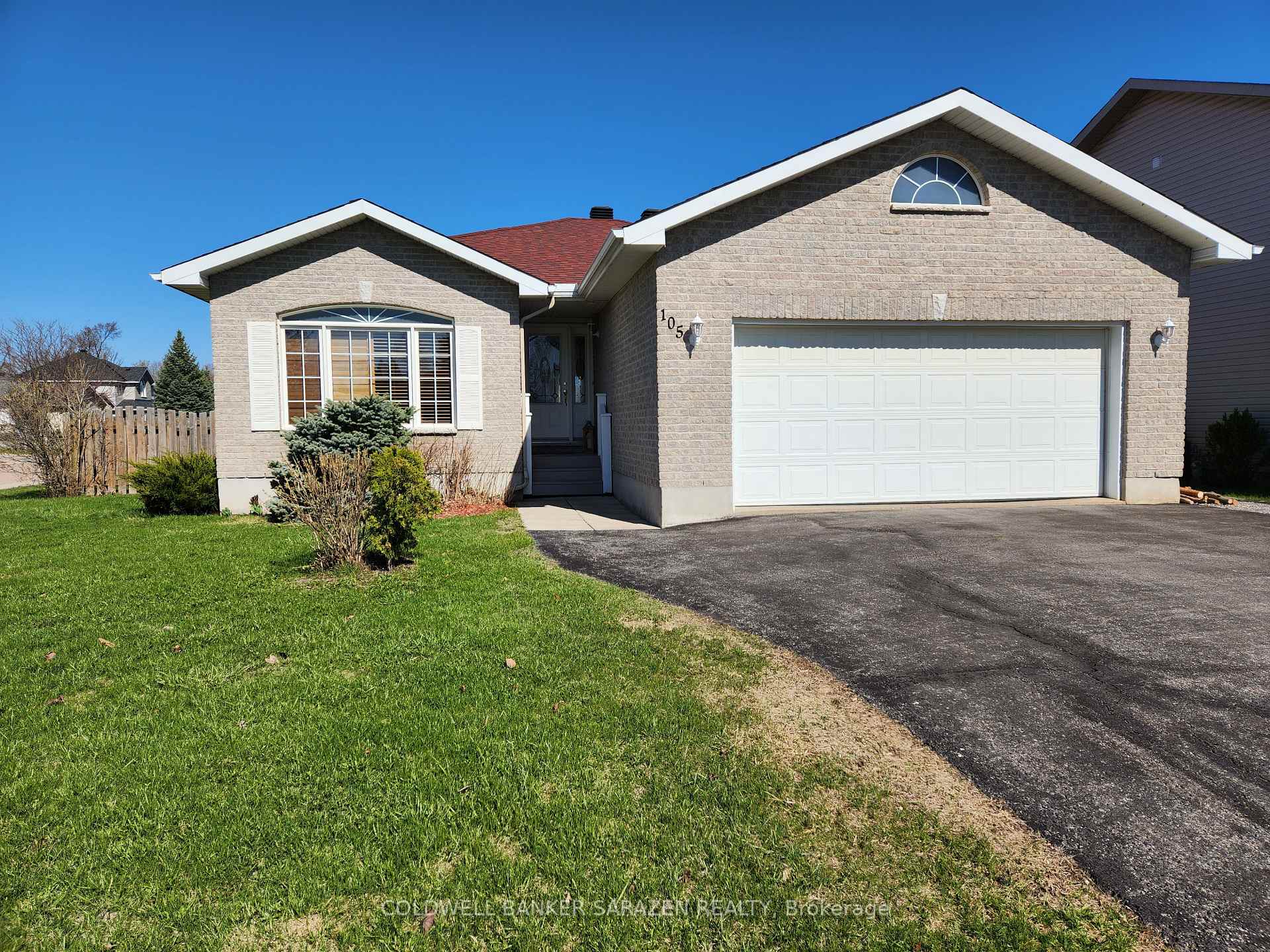 105 Mclachlin Street S, Arnprior, ON, exterior