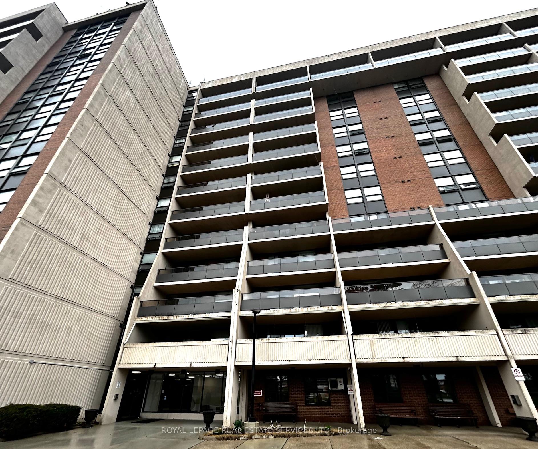905 - 2929 Aquitaine Avenue, Mississauga, ON, exterior