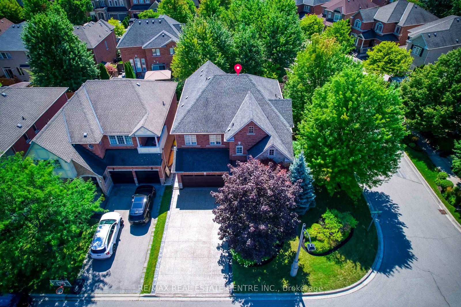 290 Duskywing Way, Oakville, ON, exterior