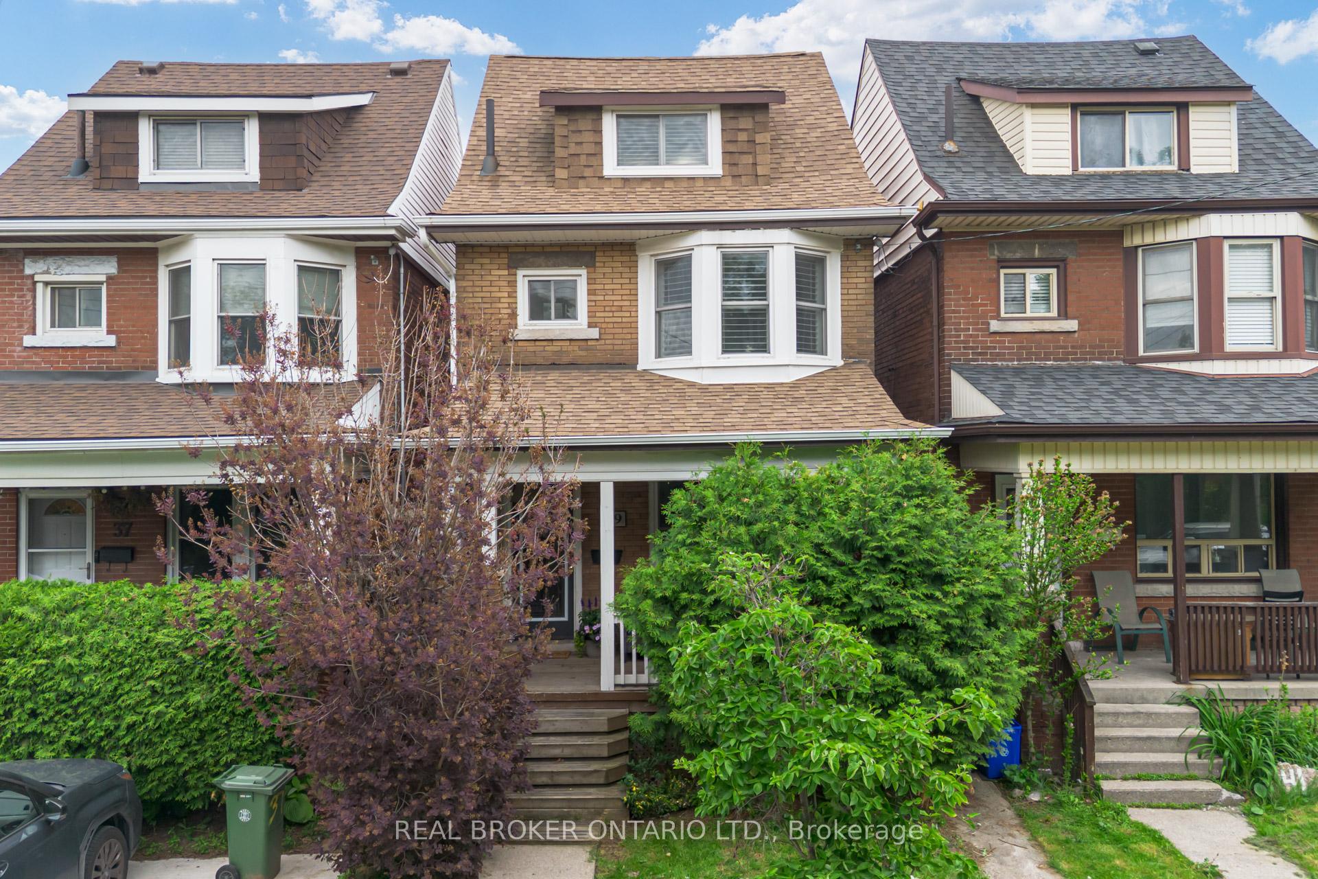 39 East Bend Avenue S, Hamilton, ON, exterior