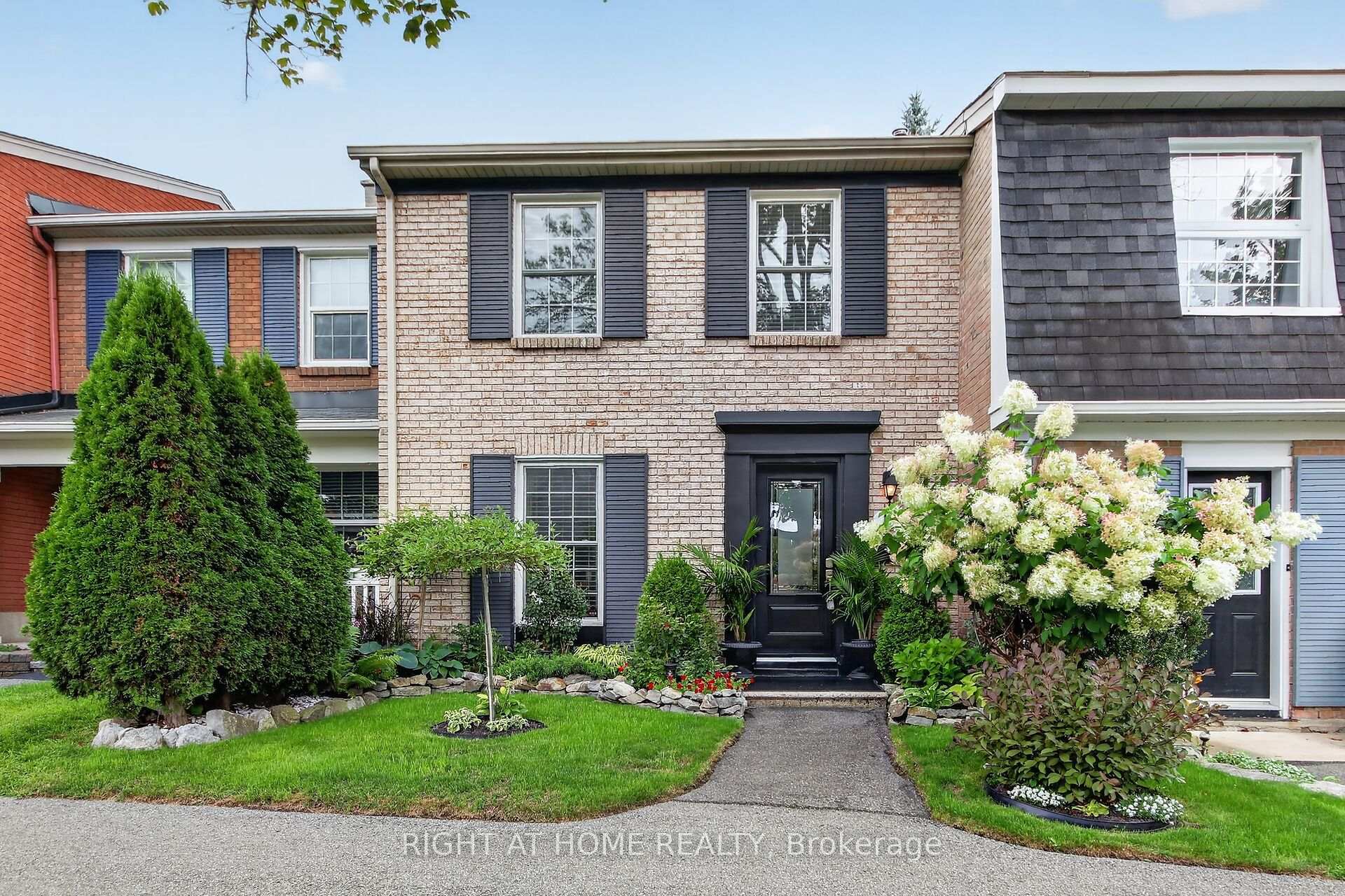 192 MONTEREY Drive, South of Baseline to Knoxdale, ON, exterior