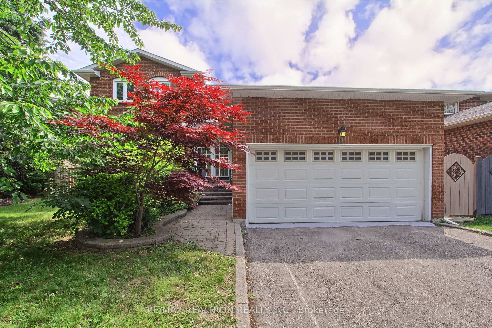 19 Crystal Drive N, Richmond Hill, ON, exterior