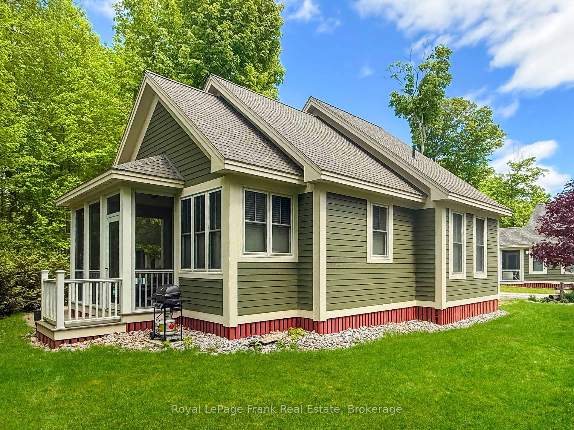199 - 32 Hollow Lane, Prince Edward County, ON, exterior