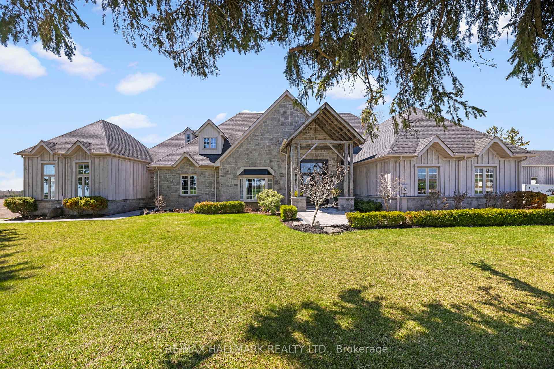 5038 Thornton Road N, Oshawa, ON, exterior