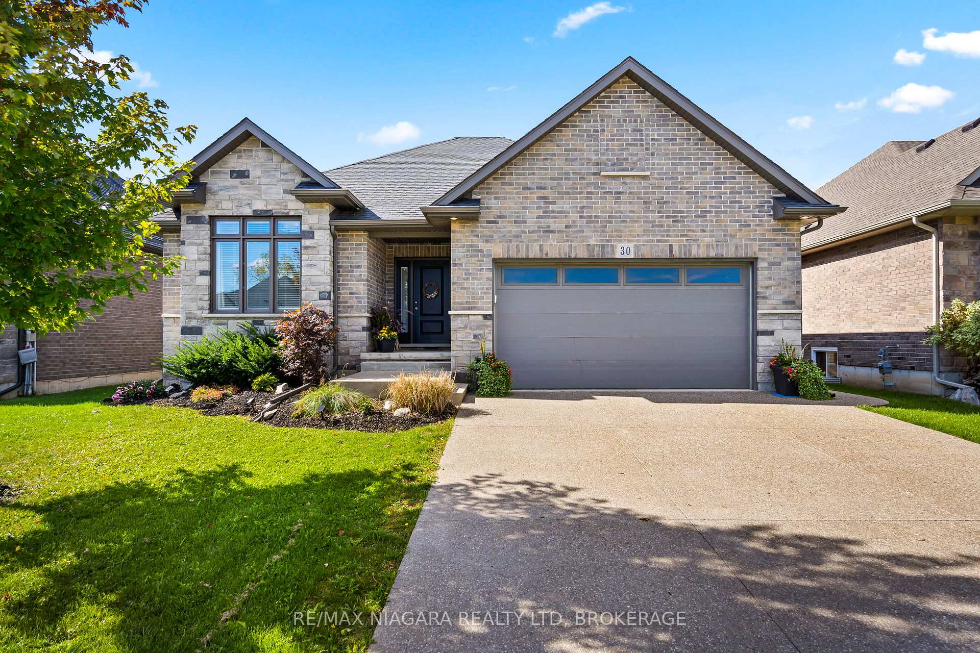 30 Renfield Street, Port Colborne, ON, exterior