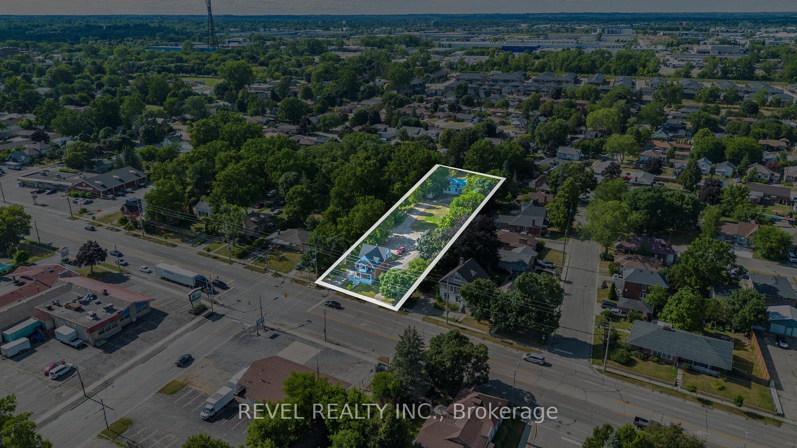 816 Colborne Street E, Brantford, ON, exterior