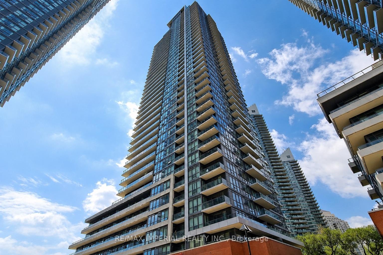 3001 - 2212 Lake Shore Boulevard W, Toronto W06, ON, exterior