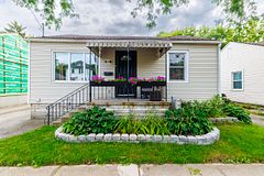 68 Carlton Street, St. Catharines, ON, exterior