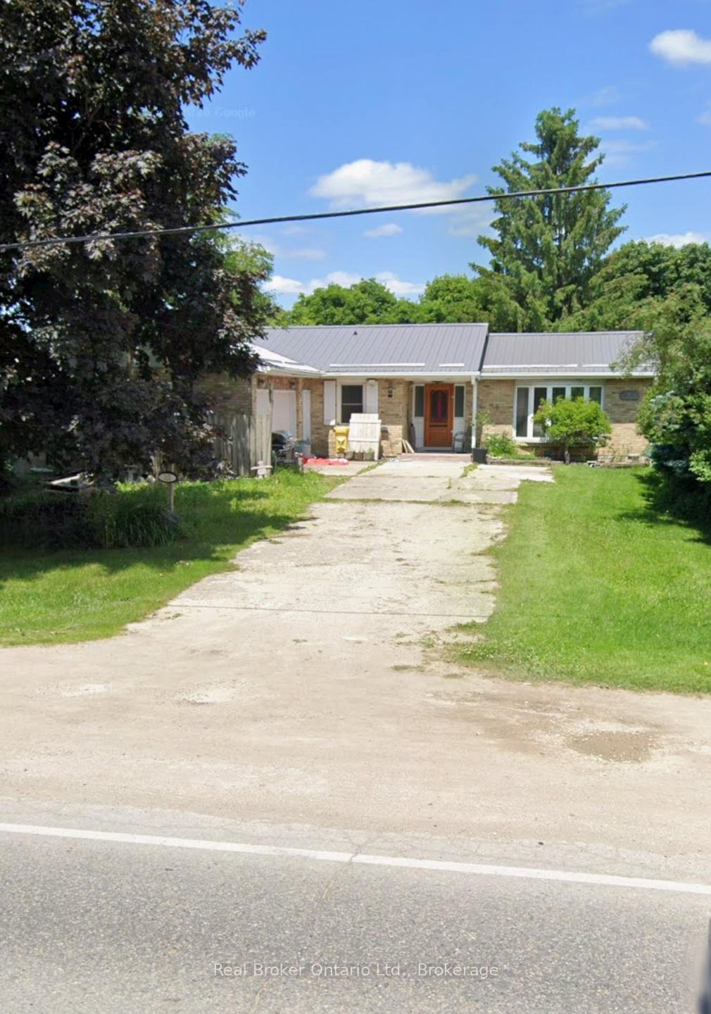 525 Main Street W, Minto, ON, exterior