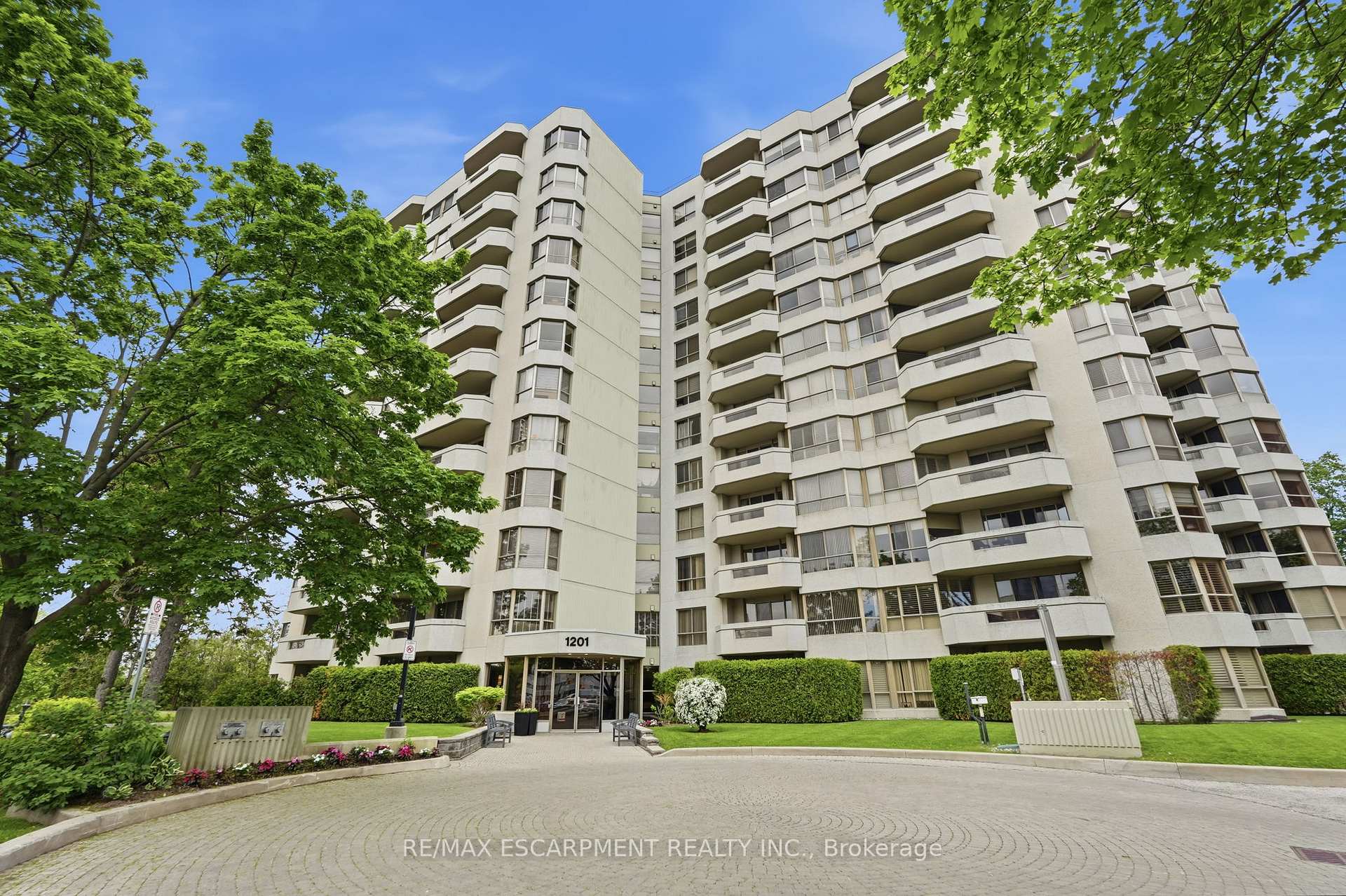 1003 - 1201 North Shore Boulevard E, Burlington, ON, exterior