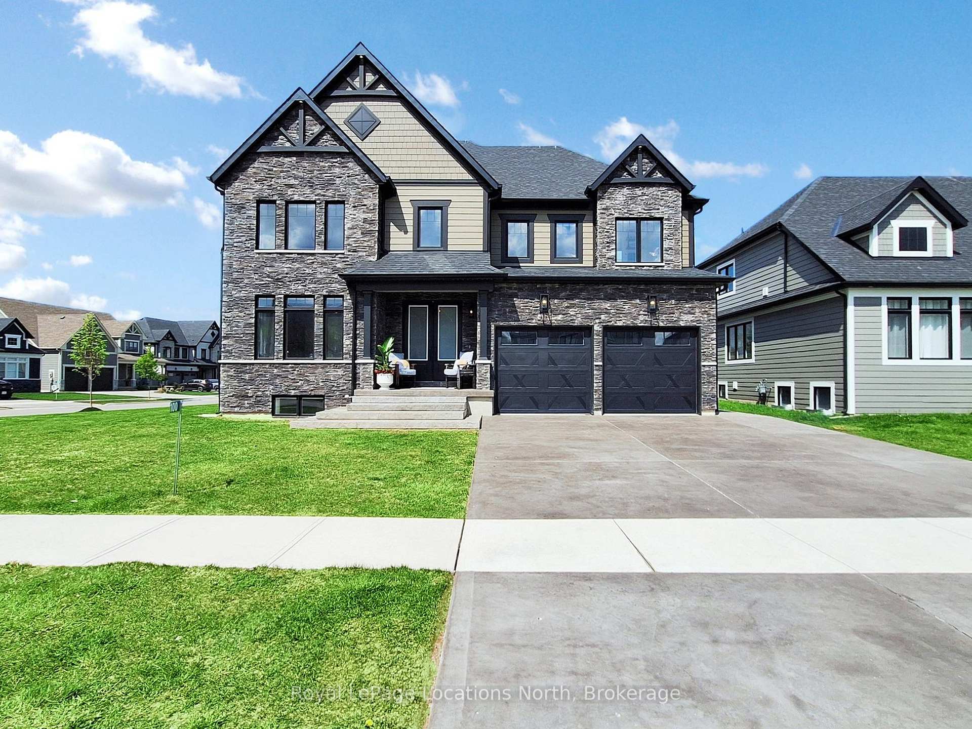 100 Reed Way, Blue Mountains, ON, exterior