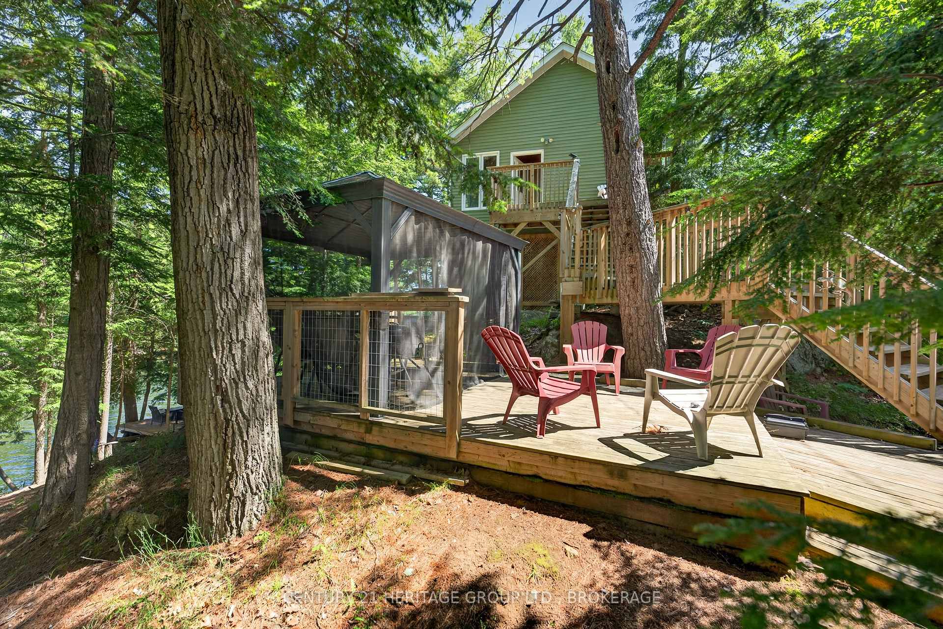 27 Goods Island, Frontenac, ON, exterior